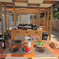 09 Kallithea dining and lounge terrace.
